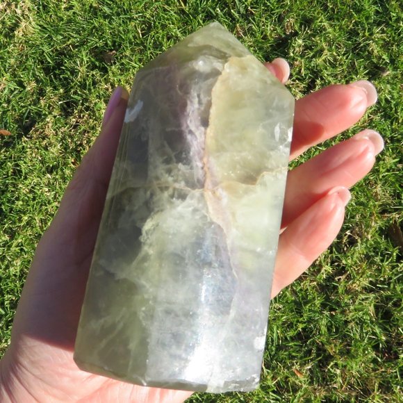 Fluorite Tower  1.68 lbs - Picture 7 of 10
